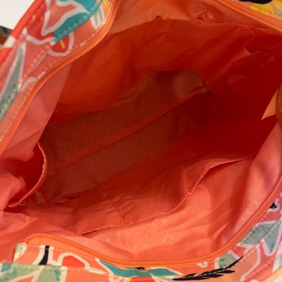 VERA BRADLEY | Rainforest Lily Coral Pattern Tote-Like NEW! - Picture 9 of 16